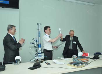 Валерий Сиденко вручил &laquo;Центру САПР&raquo; булаву футбольного фаната