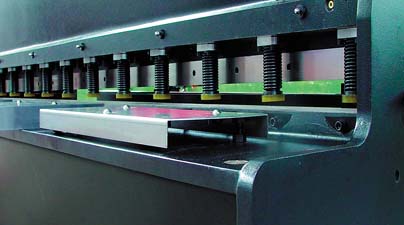 Гидравлические гильотинные ножницы Advanced Machinery AMG 63 от компании АБАМЕТ