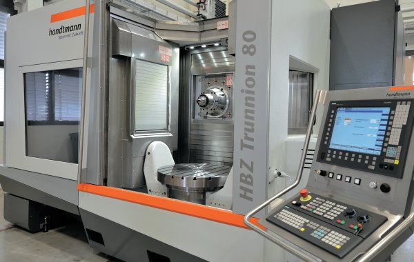 ОЦ Handtmann серии HBZ TR 80 с роботом KUKA